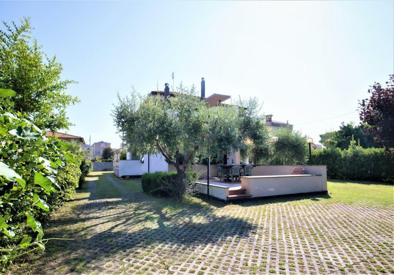 B&B Villa Apuana Marina Di Carrara Dış mekan fotoğraf